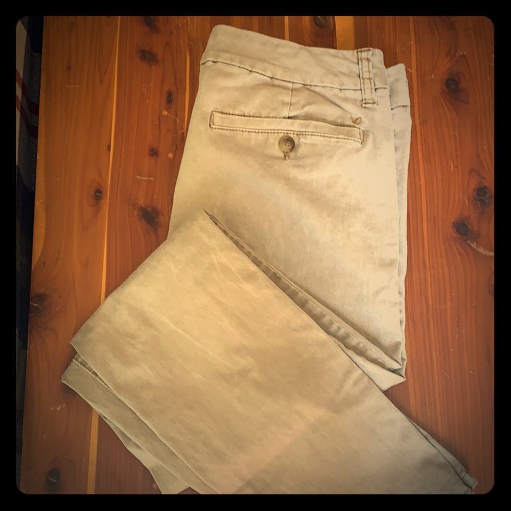 **FINAL SALE**American Eagle Skinny Chinos
